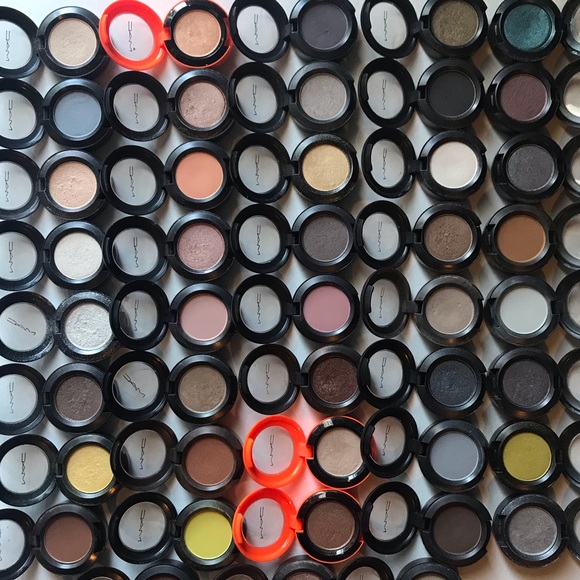 Mac eyeshadows - Picture 1 of 3